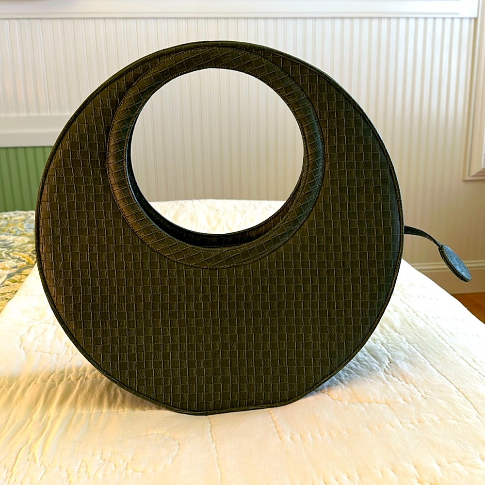 Sydie Lansing leather circle ⭕️ bag- from designer directly!